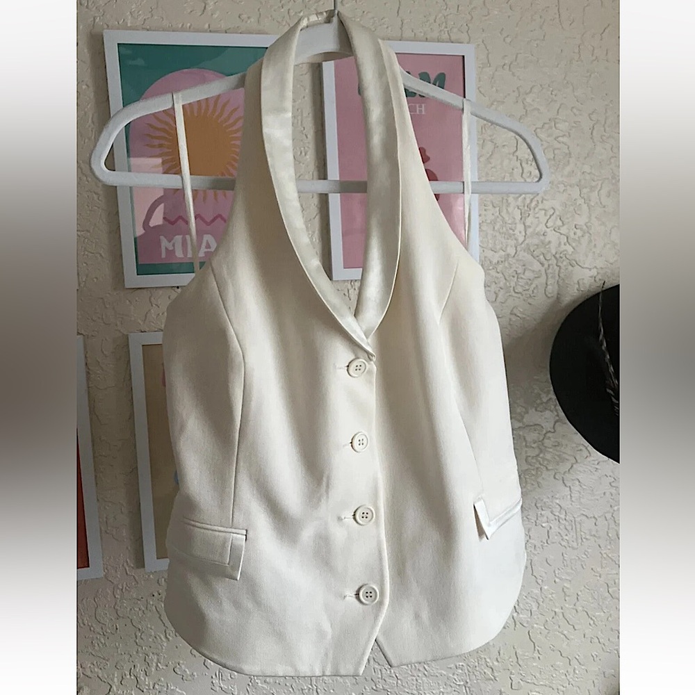 H & M elegant 12 classy business cream vest collared top Tank sleeveless halter